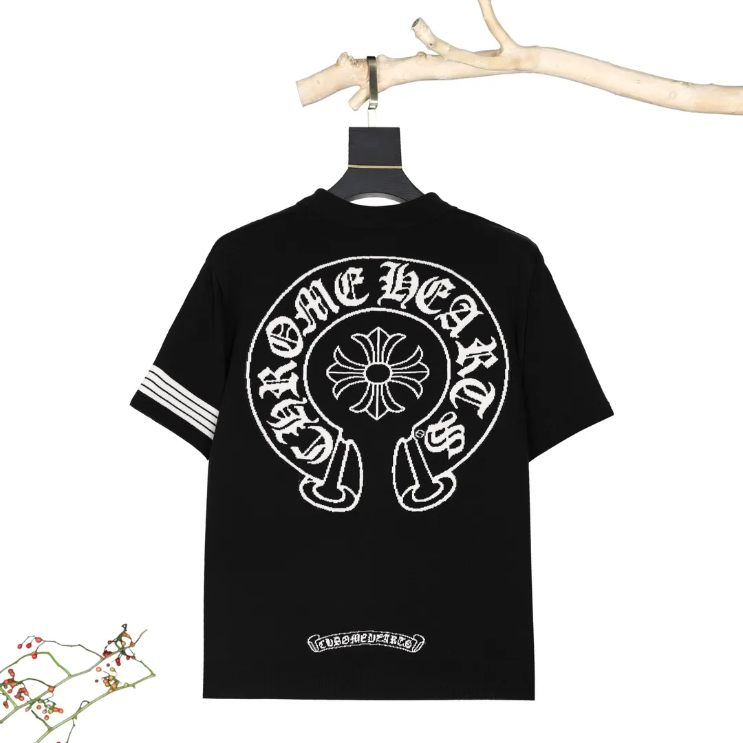 🅿️250 new models are on the market 25Fw320G heavy knitted lapel short-sleeved high-end [CH Crow Heart] front and rear panels with jacquard, short T for couples, high-end simple style that you will never get tired of, high-end temperament wear, perfect detail processing 💯 Classic Logo logo on the upper body is super good-looking, same style for men and women Size: XS S M L